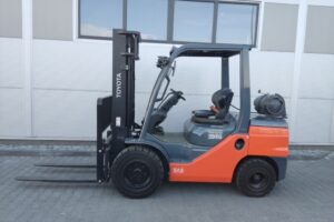 Nowy wózek widłowy Toyota 02-8FGJF35