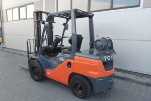 Nowy wózek widłowy Toyota 02-8FGJF35