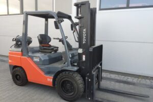 Nowy wózek widłowy Toyota 02-8FGJF35