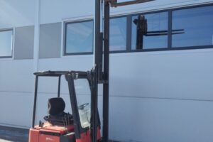 Wózek widłowy Linde E12