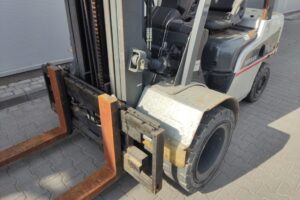 Wózek widłowy Nissan YG1F2A35U
