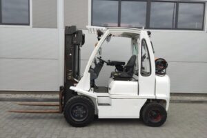 Wózek widłowy Nissan U1D2A25LQ