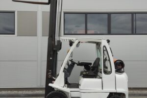 Wózek widłowy Nissan U1D2A25LQ