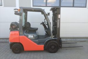 Wózek widłowy Toyota 02-8FGF25