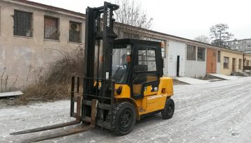 Używany wózek widłowy Nissan F04D400