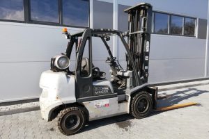 Wózek widłowy Nissan UGD02A32PQ