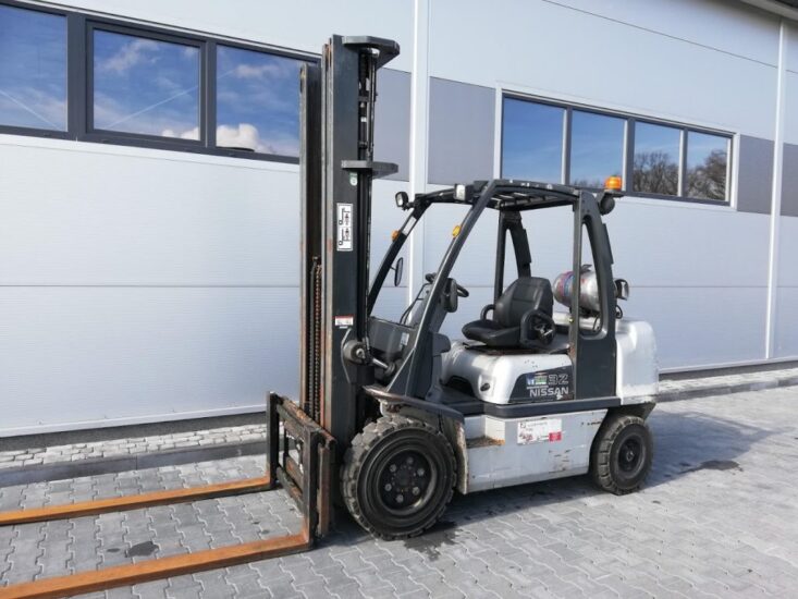 Wózek widłowy Nissan UGD02A32PQ Wózek widłowy Nissan UGD02A32PQ